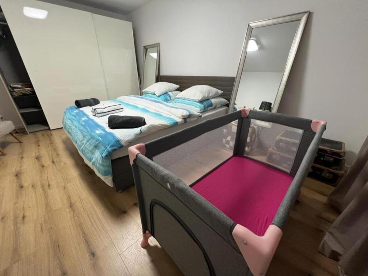 Stylish 1-Bedroom Condo Close To Exhibition Square Basel Exteriör bild